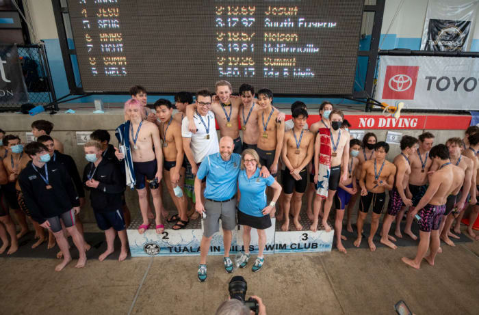 11.boys_400freelay-1